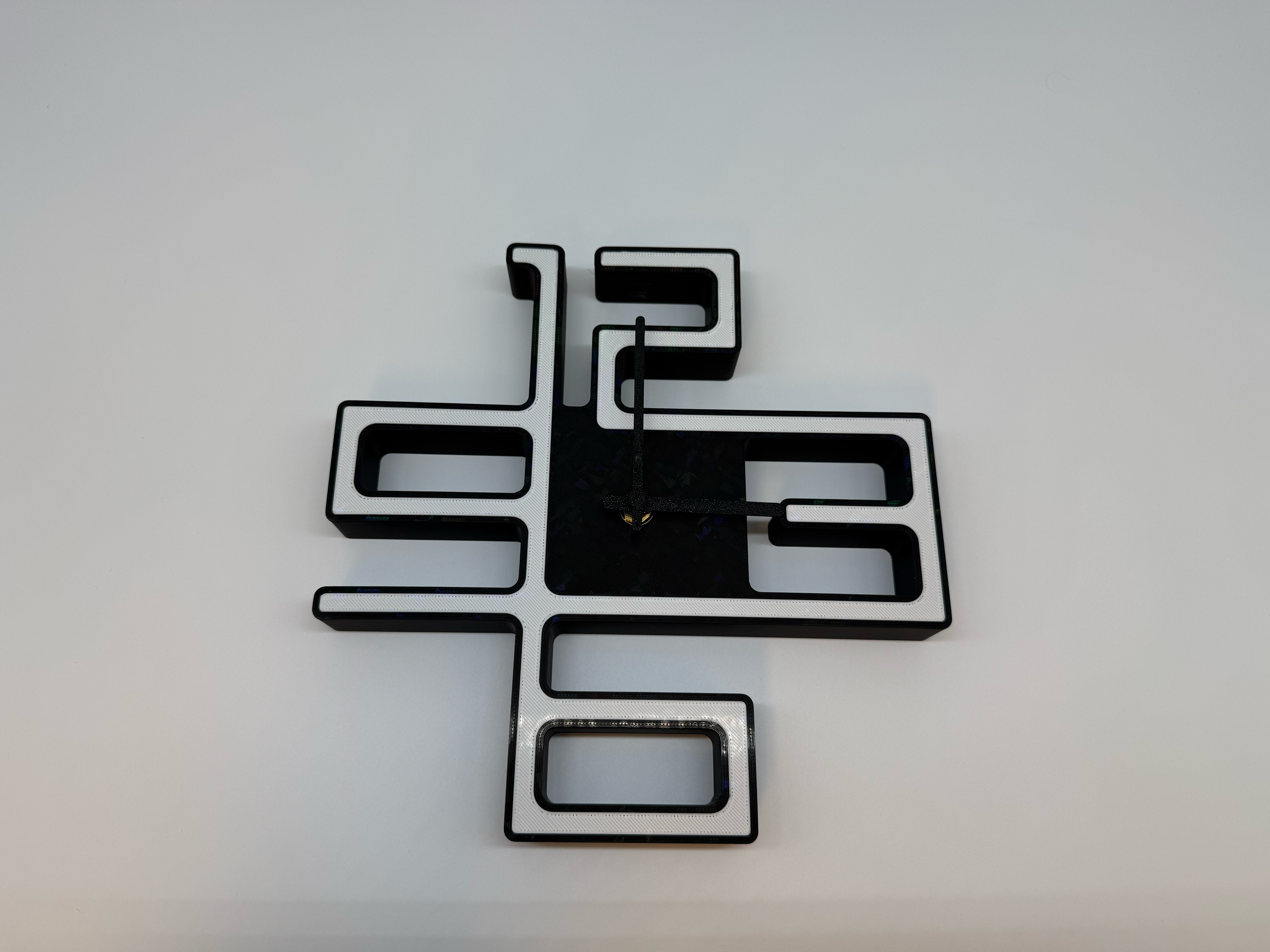 Design Clock black/white - Premium Quality