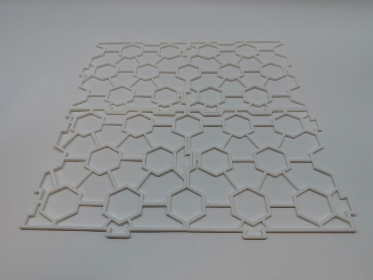 GraviTrax Raised Grid Plate – Stable Base for Complex Tracks – Premium Quality