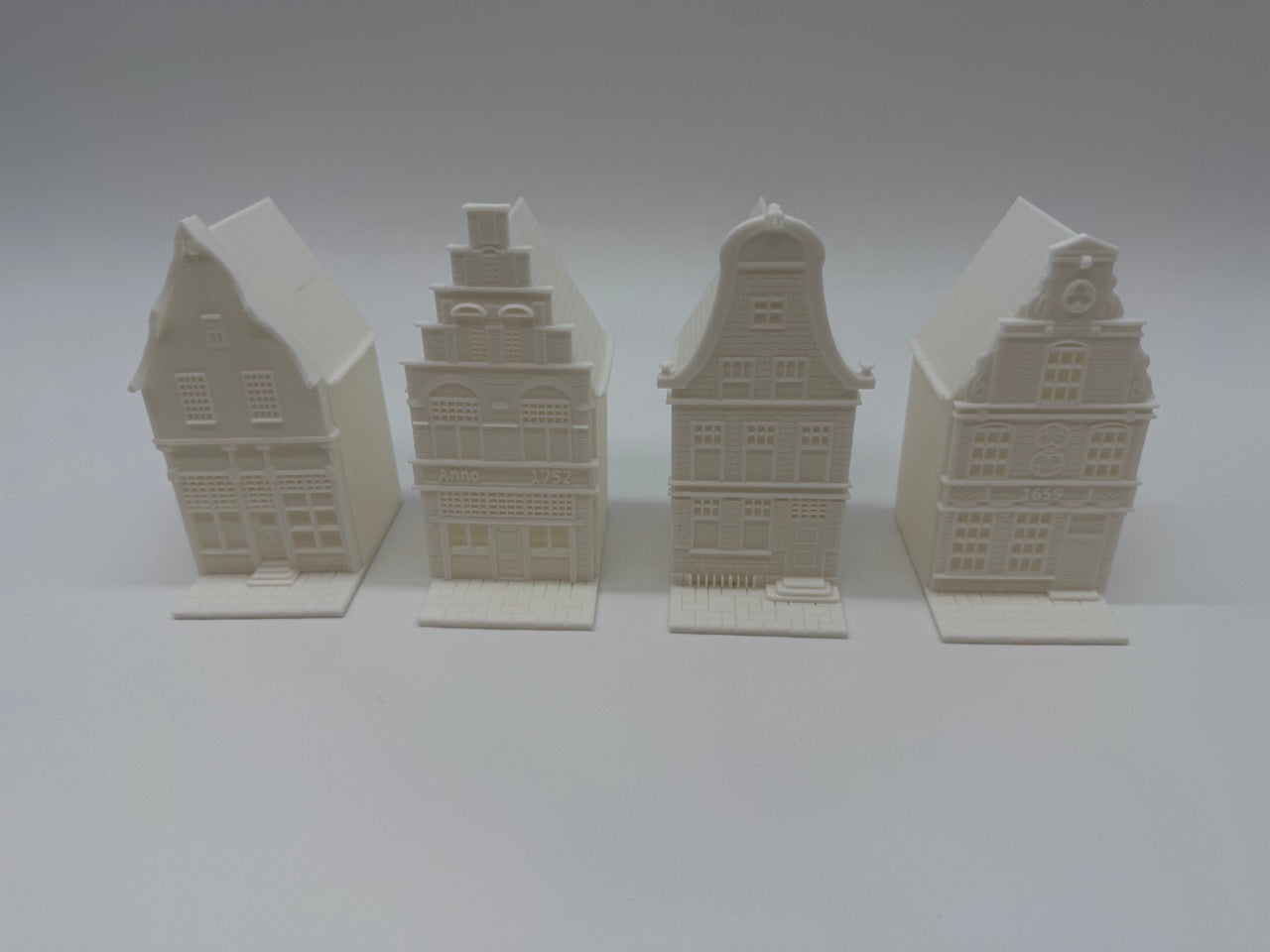 Canal House Lanterns – Atmospheric Dutch Miniatures - Premium Quality