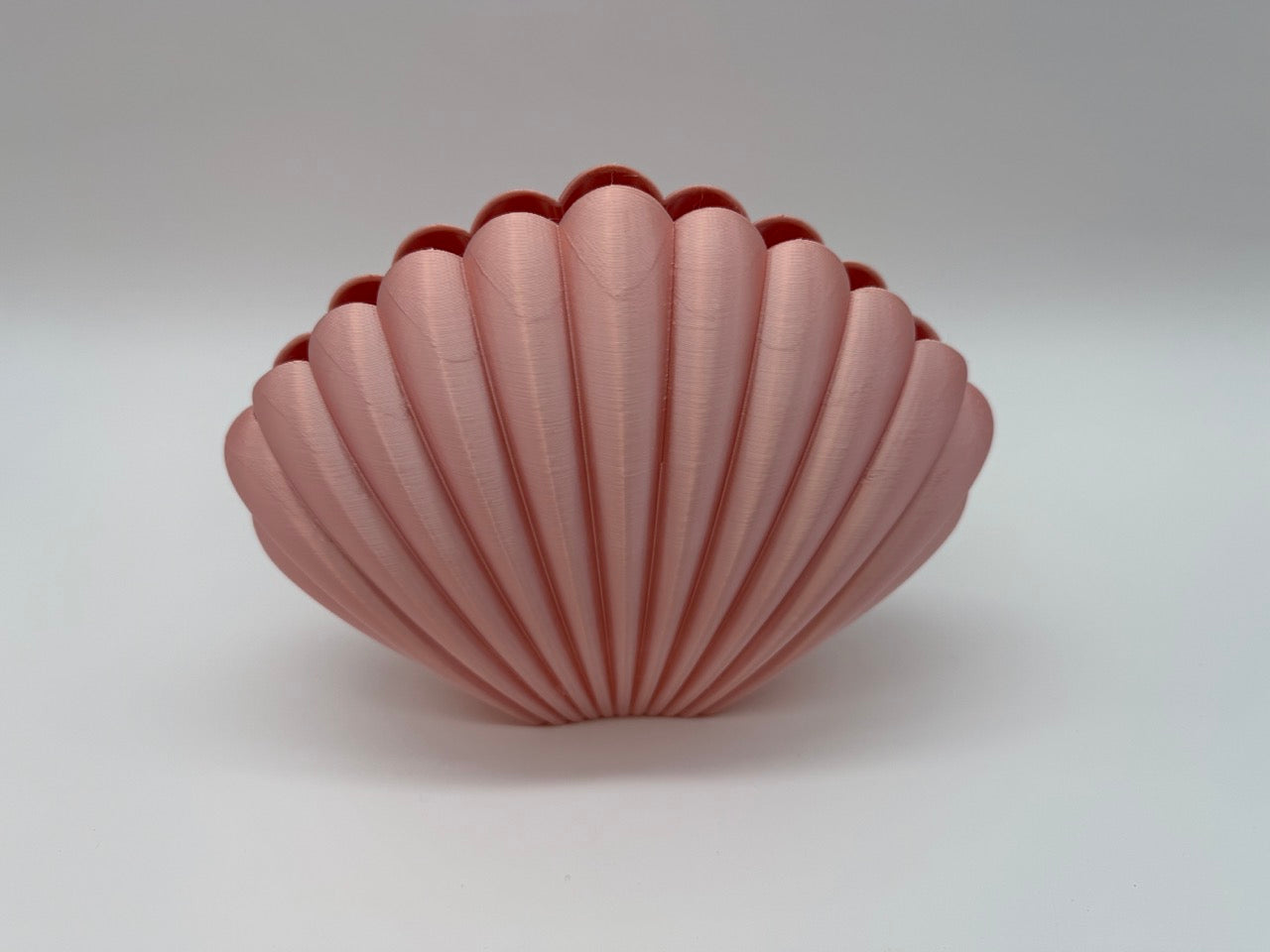 Stylish 3D printed vase with modern twisted design - Premium Quality