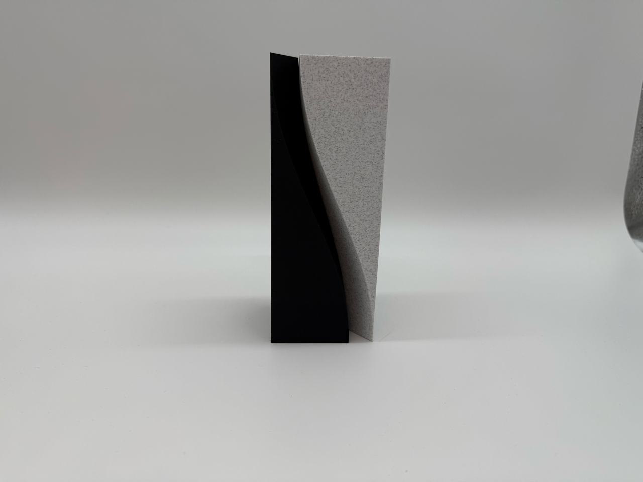 Modern Design Flower Pot – Black and Gray Geometric Plastic – Minimalist Interior Decoration