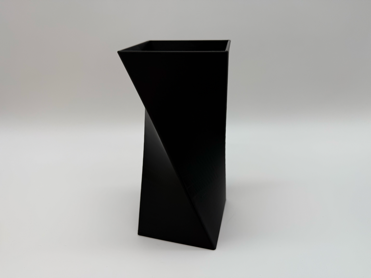 Geometric Design Vase – Square and Twisted – Minimalist 3D Flower Pot