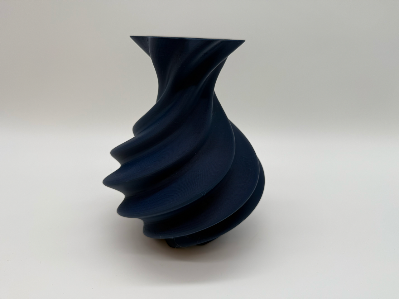Sculptural Vase – Twisted Design Vase – Artistic Modern Interior Decoration