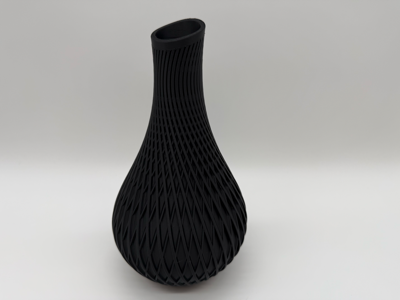 Modern Black Vase with Geometric Design – Unique Interior Accent