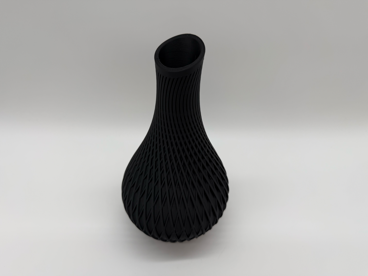 Modern Black Vase with Geometric Design – Unique Interior Accent
