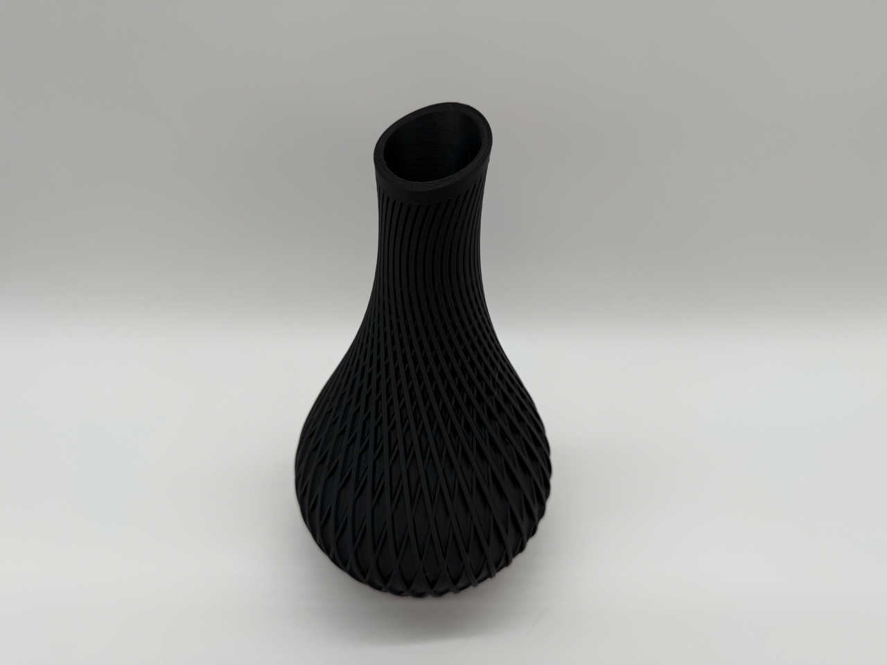 Modern Black Vase with Geometric Design – Unique Interior Accent