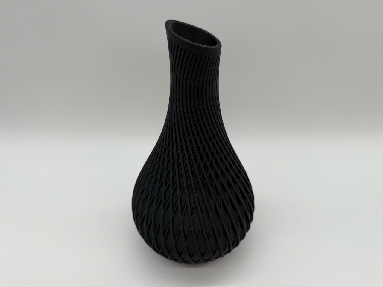 Modern Black Vase with Geometric Design – Unique Interior Accent